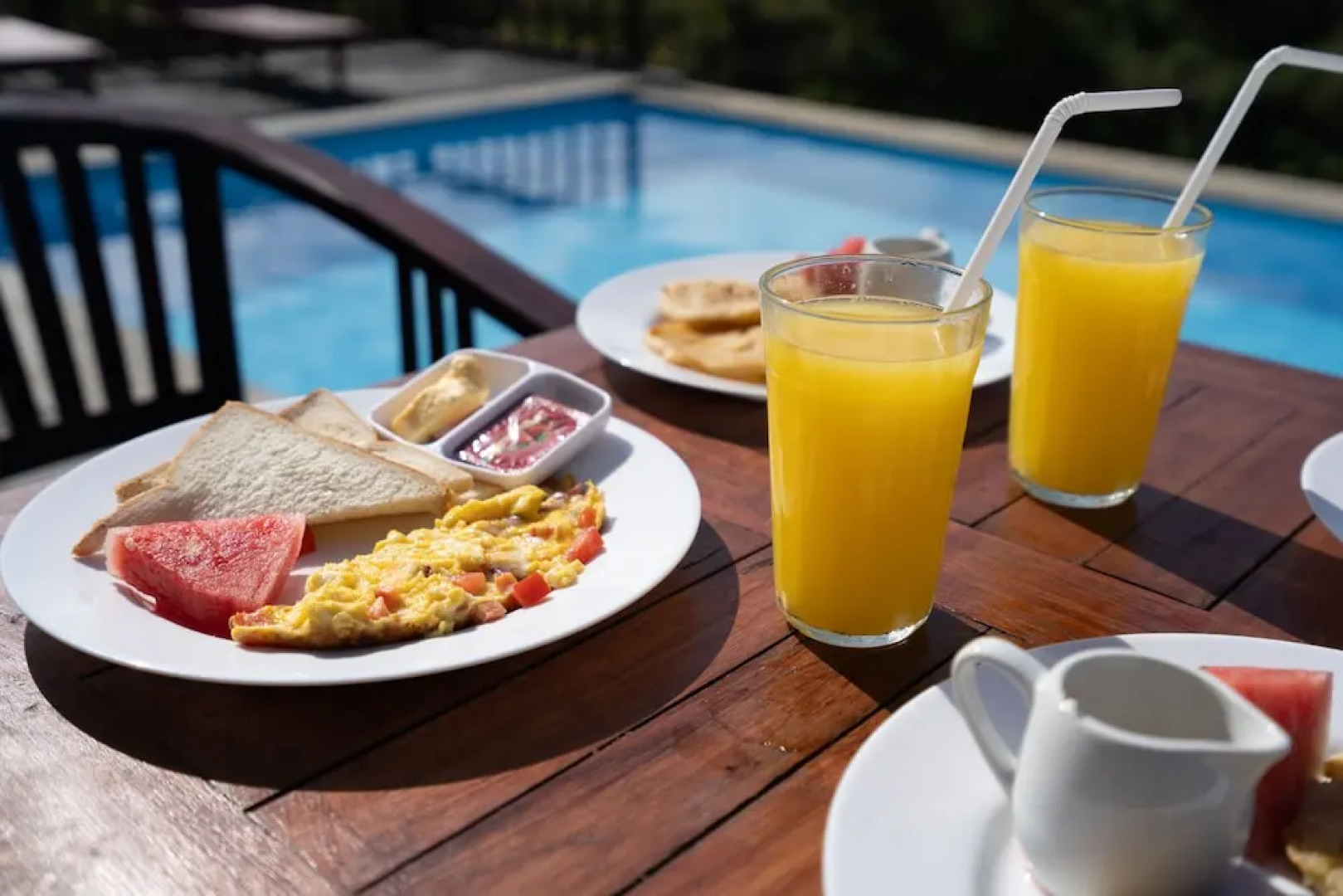 Pini Sentana Village