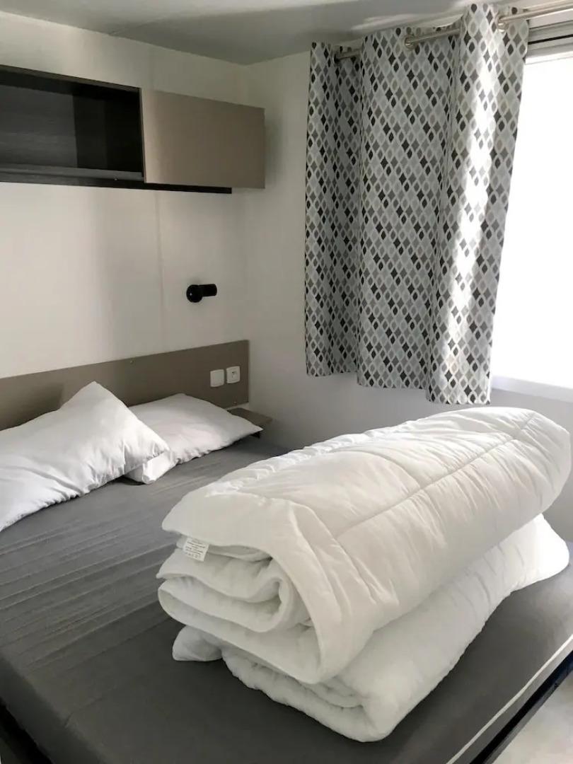 Property With 3 Bedrooms in Les Mathes, With Pool Access and Enclosed