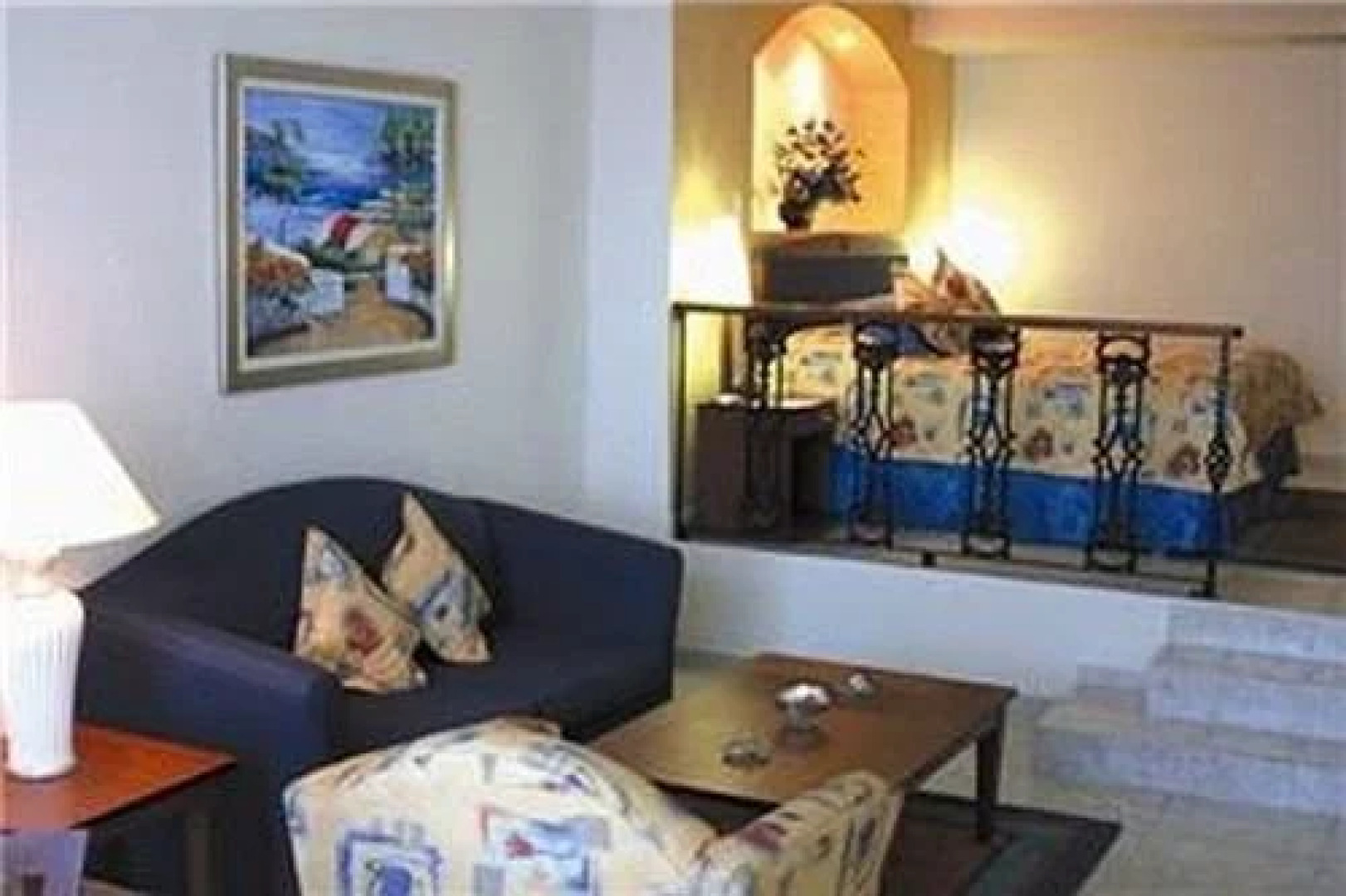 Casa Real Hotel & Suites