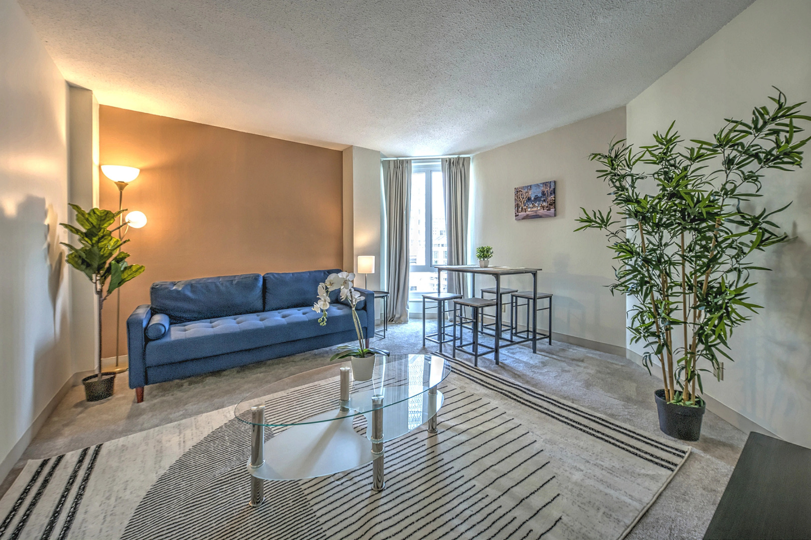 2 Bed with Work From Anywhere Office & Fast Wifi!