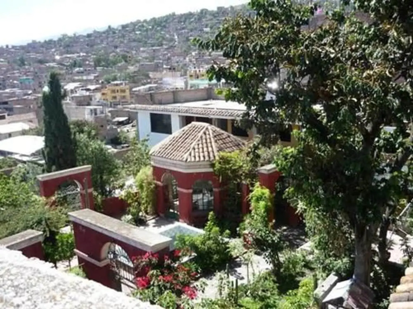 Hostal Tres Mascaras