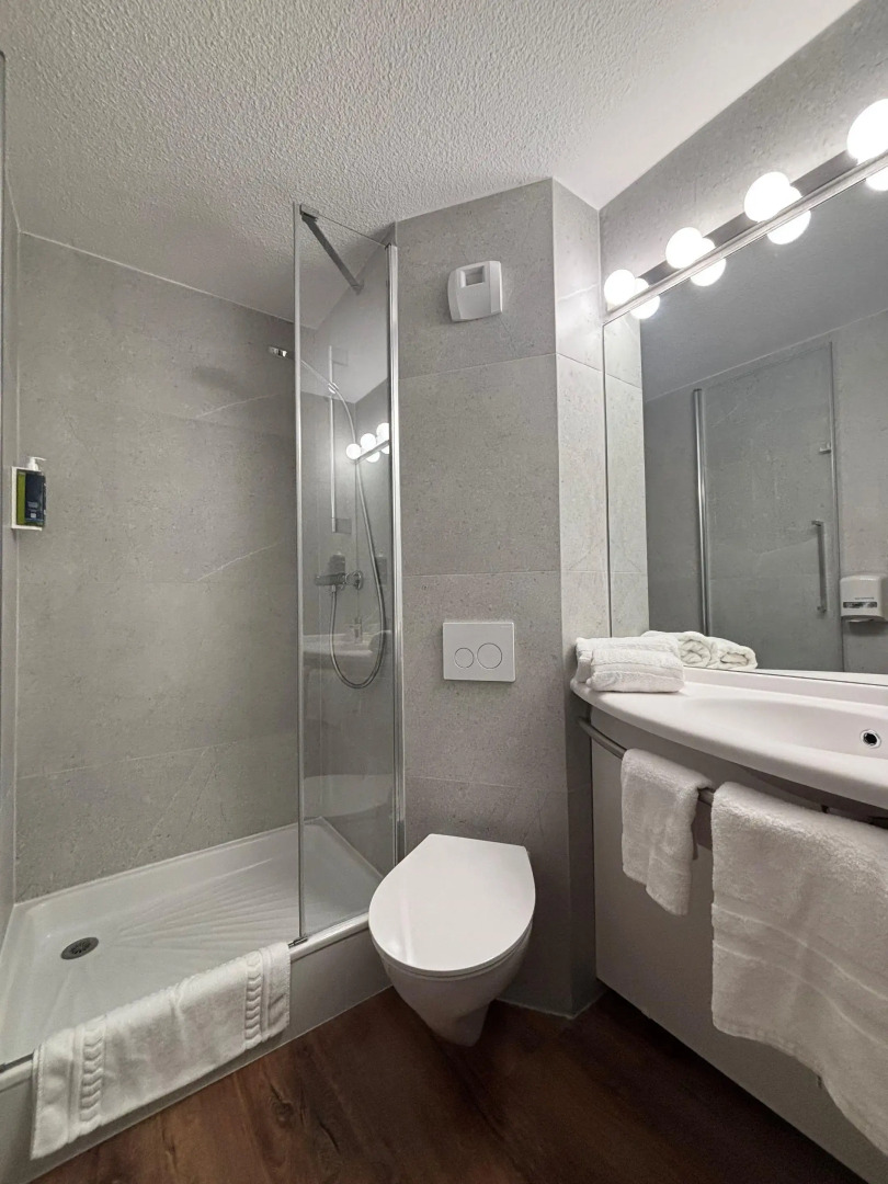 Brit Hotel Les Evens