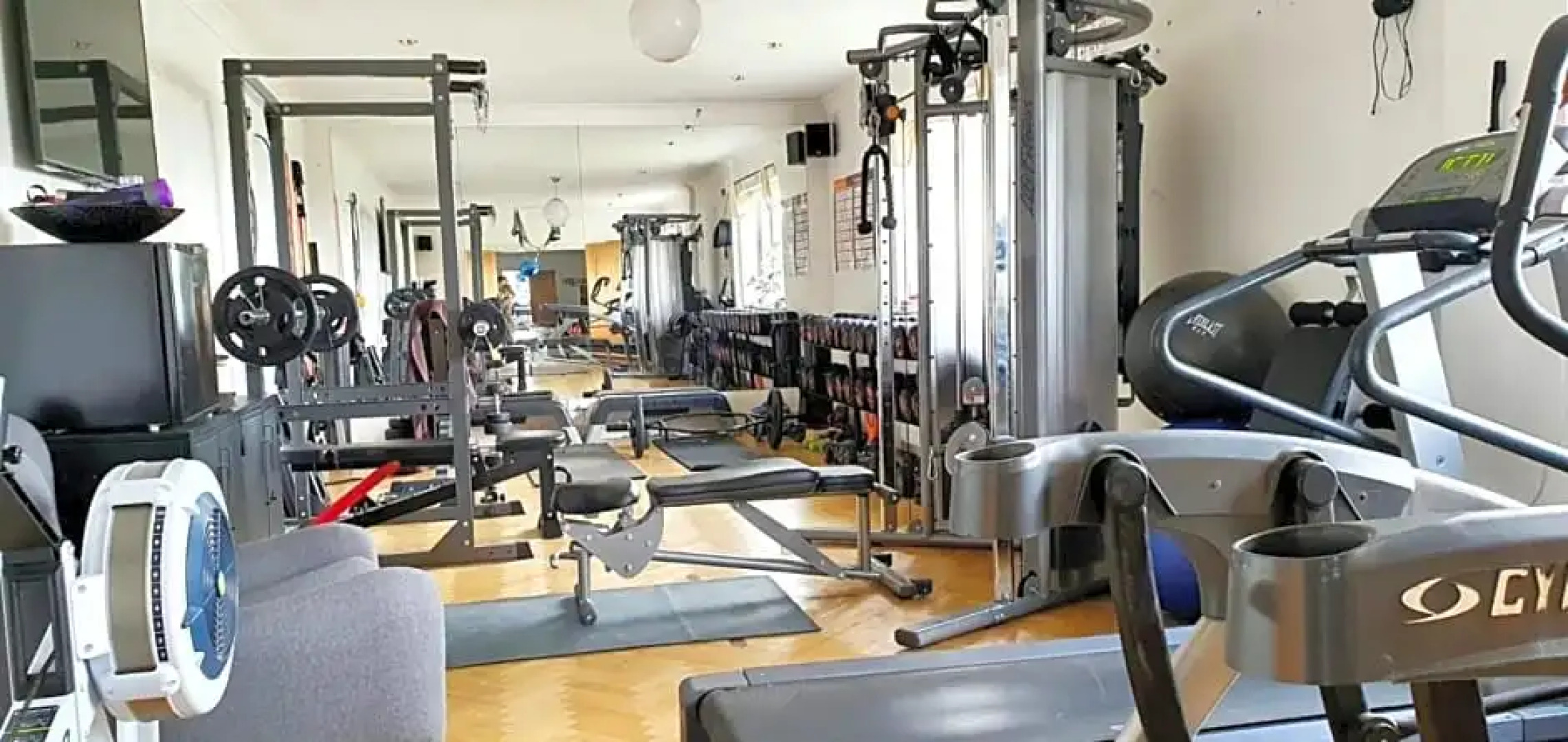 The Orange Fox Lux Room and Hot Tub at The Grumpy Schnauzer Guest House