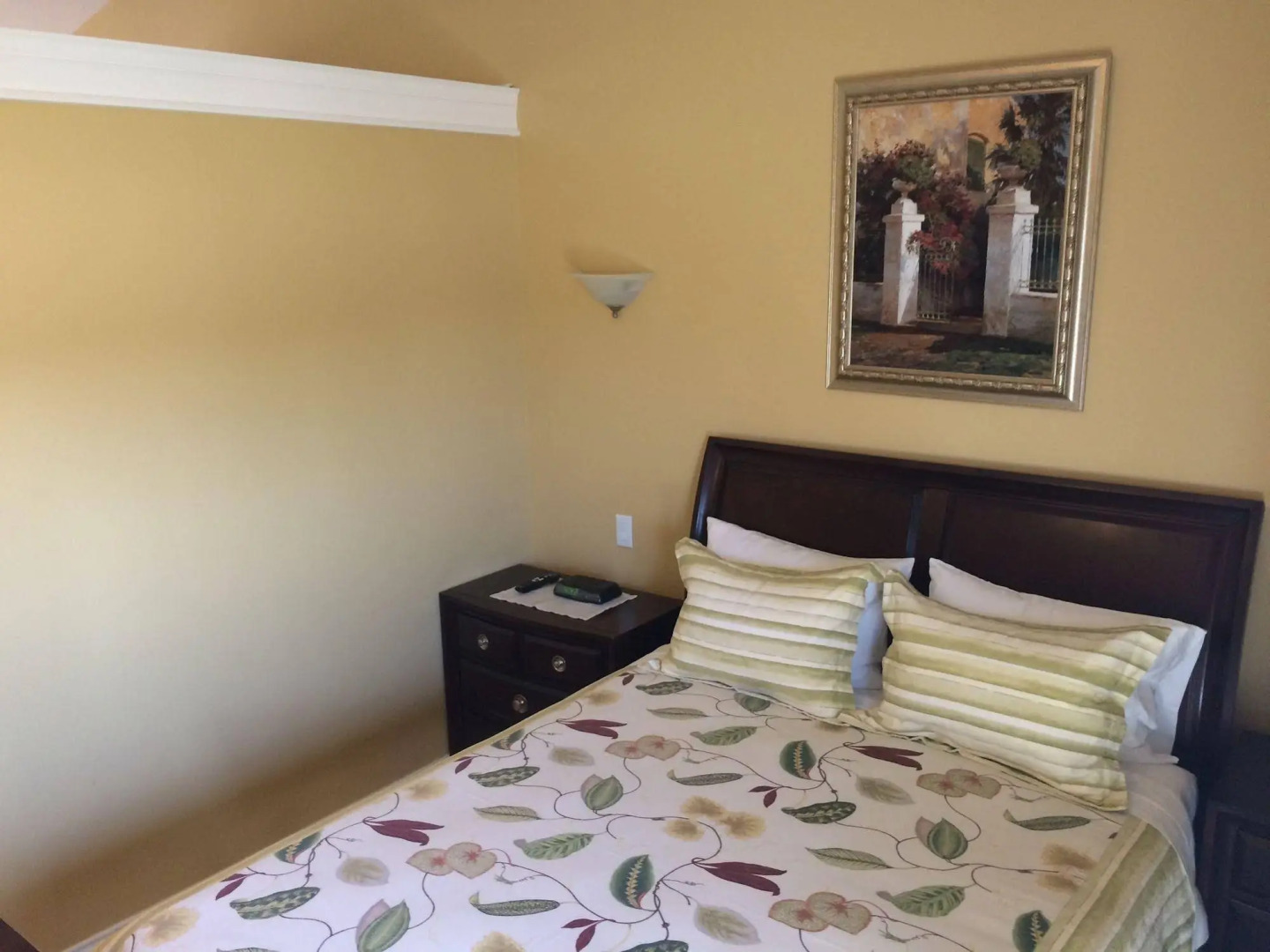 Lakeshore Inn Bed & Breakfast