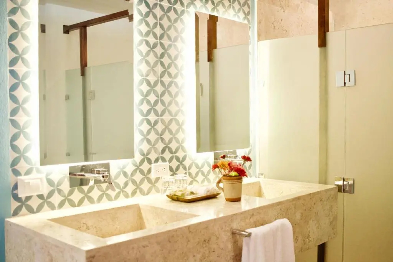Hotel Villas Caracol