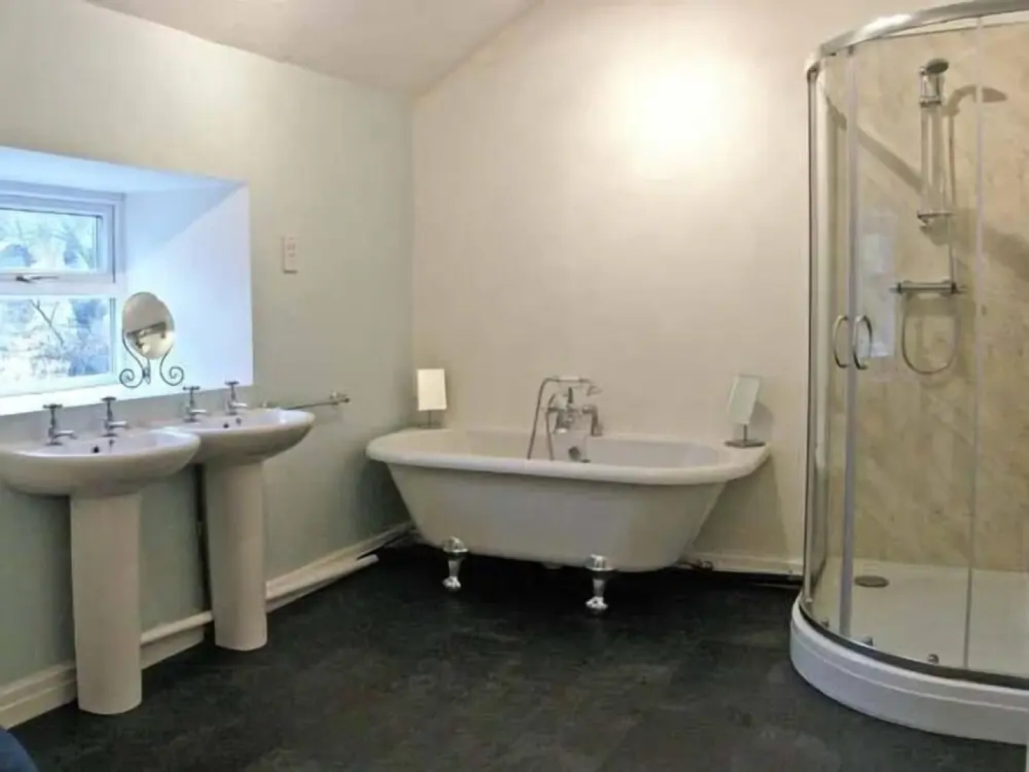 Hendre Aled Farmhouse