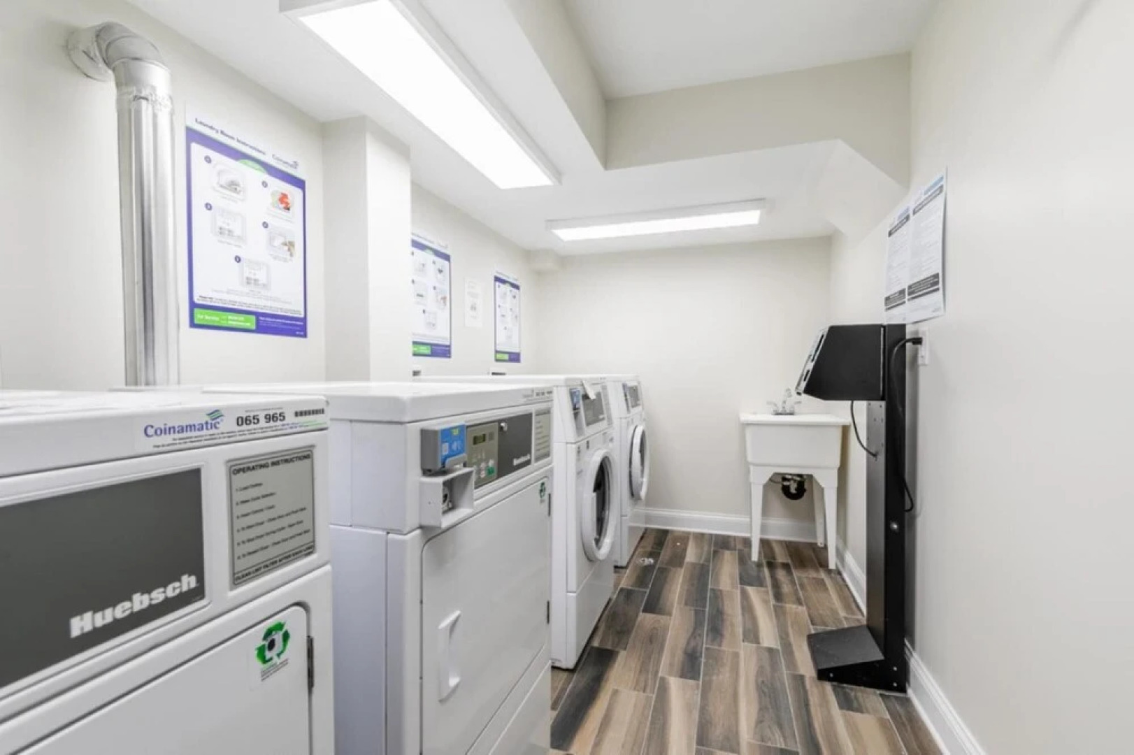 Iconic Rideau 1Bd Unit Balcony Free Parking 2