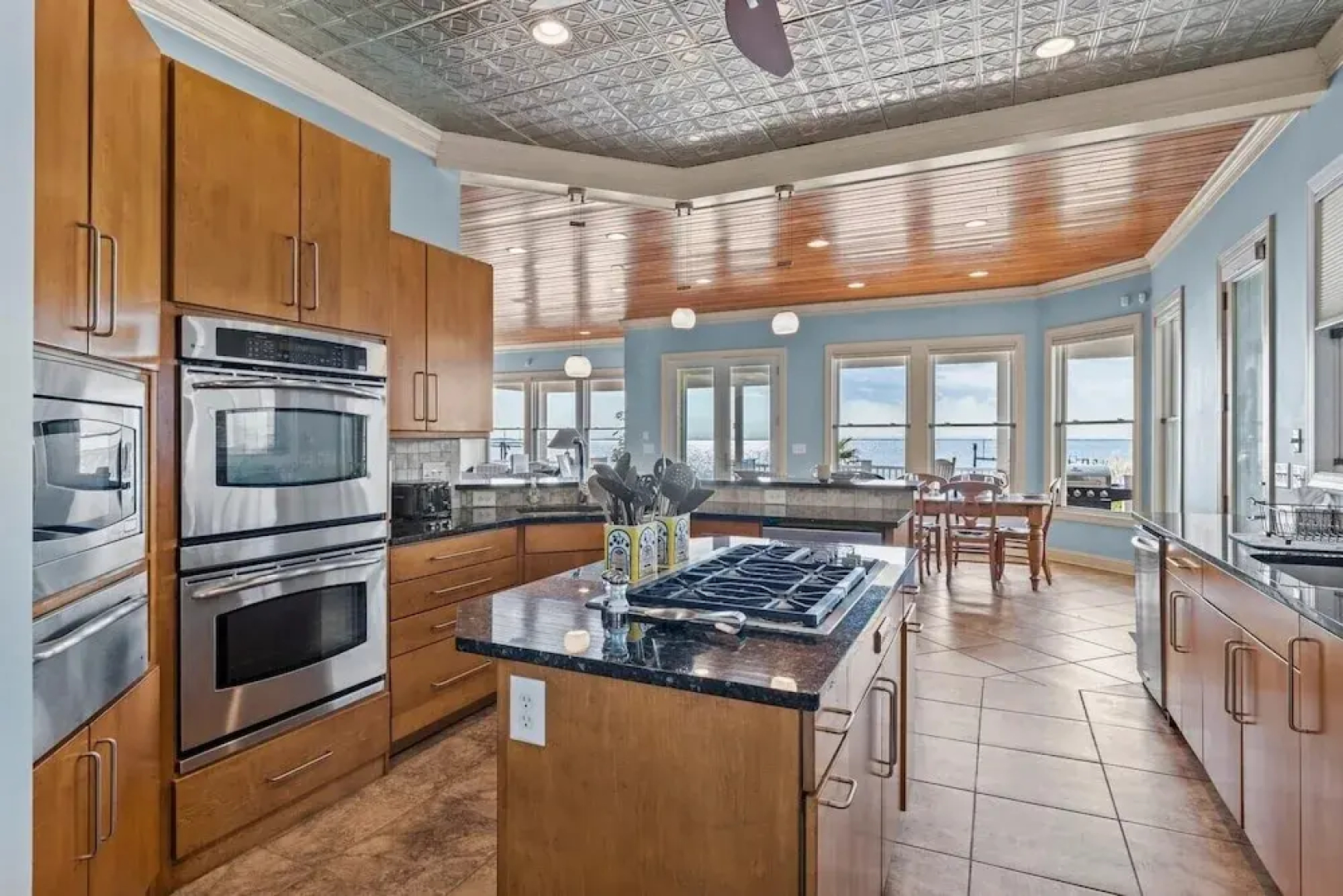 The Island House 5 Bedroom Home by RedAwning