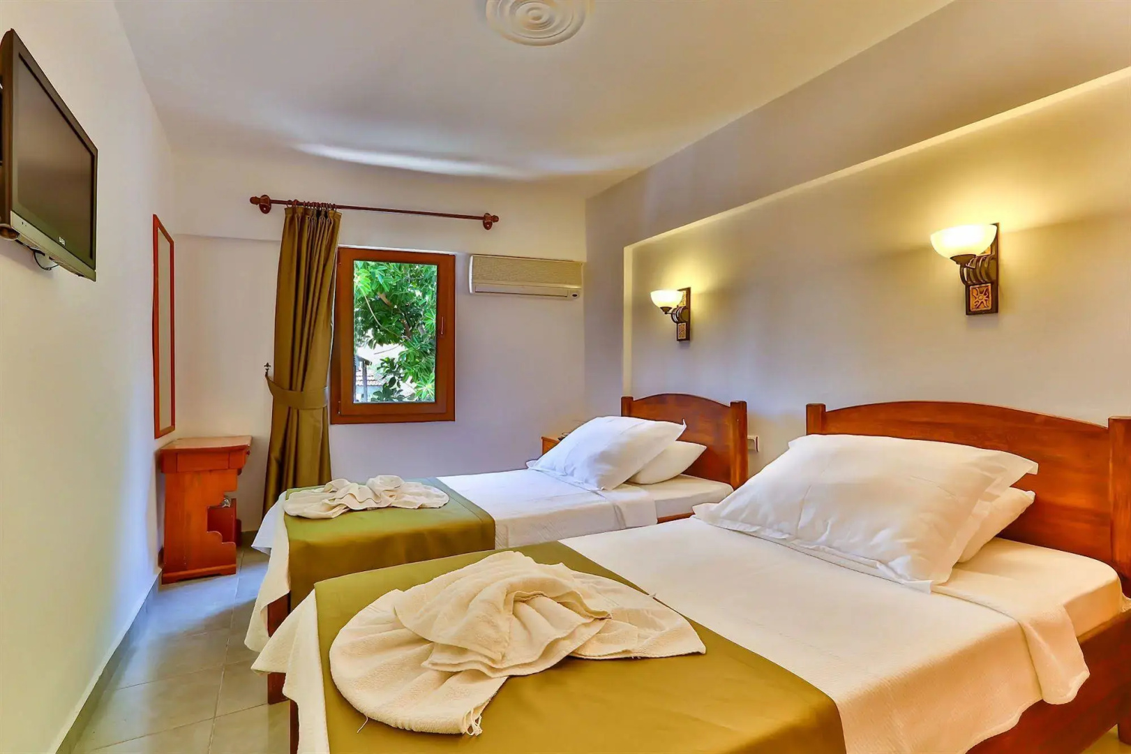 Zinbad Hotel
