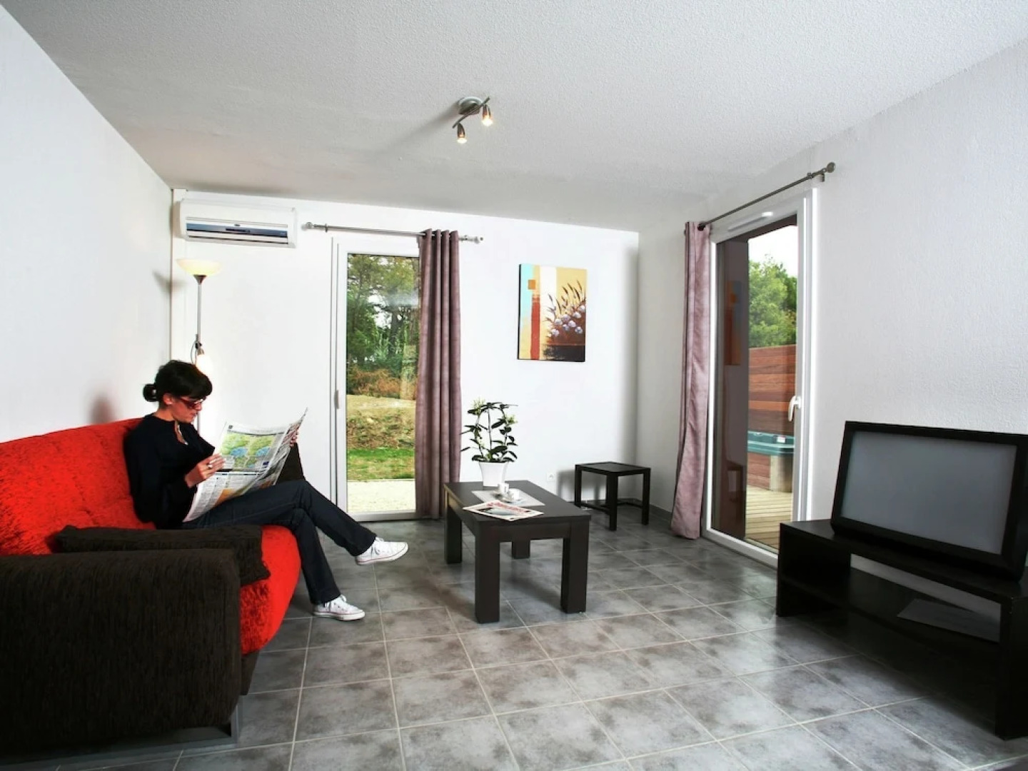 Semi-detached Home in Mediterranean Style, With Nice AC