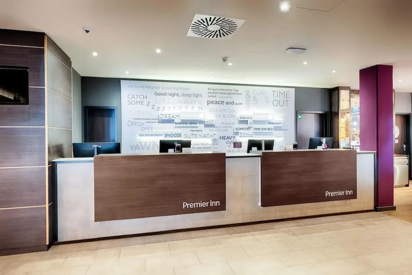 Отель Premier Inn Koeln City Centre