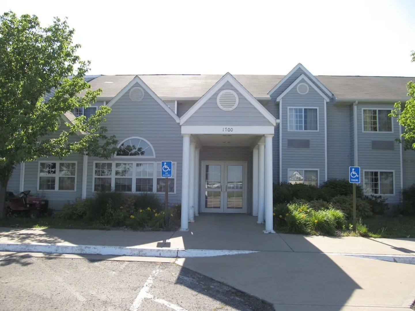 Days Inn & Suites Maryville