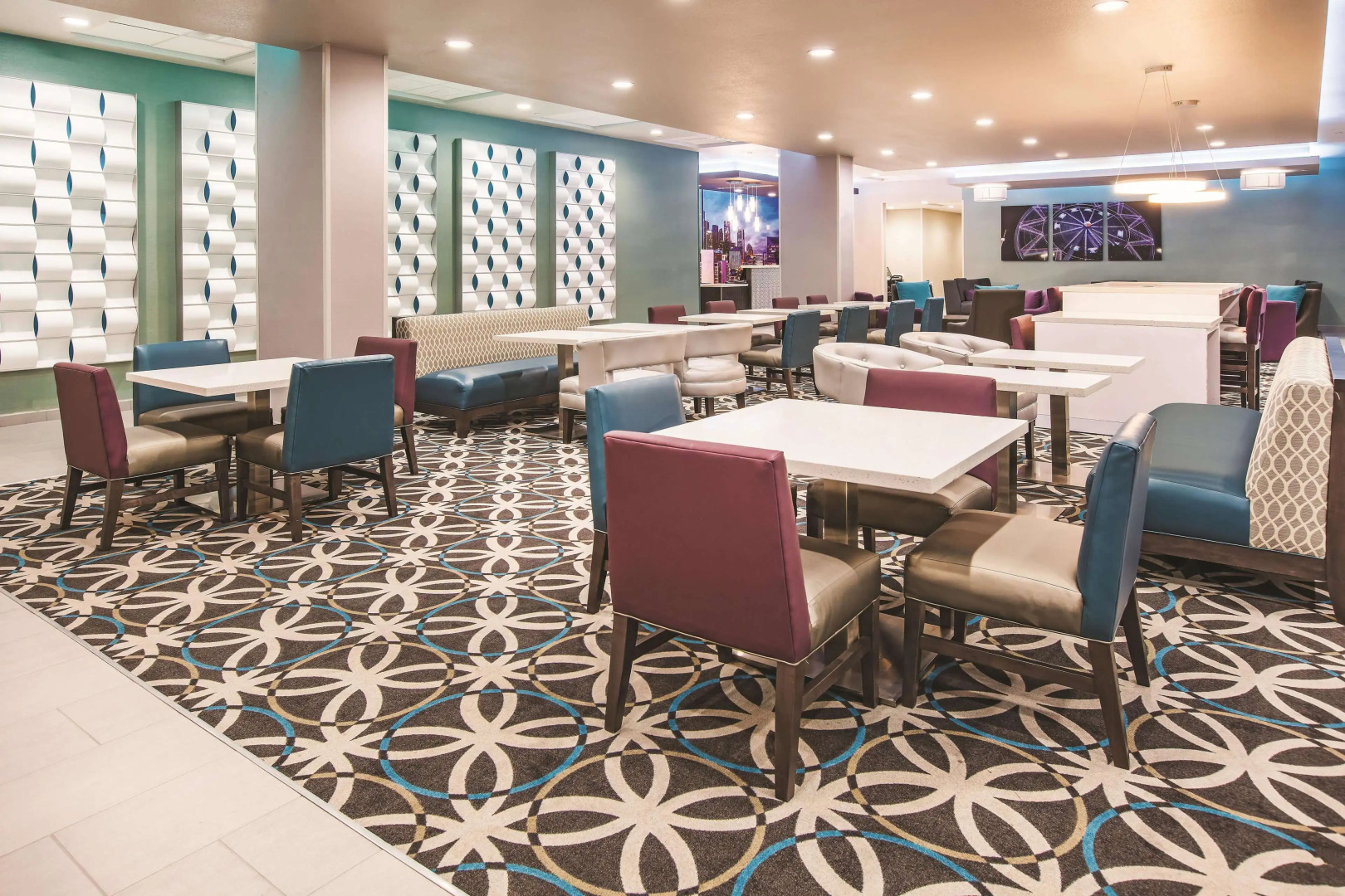 La Quinta Inn & Suites by Wyndham Dallas Plano - The Colony