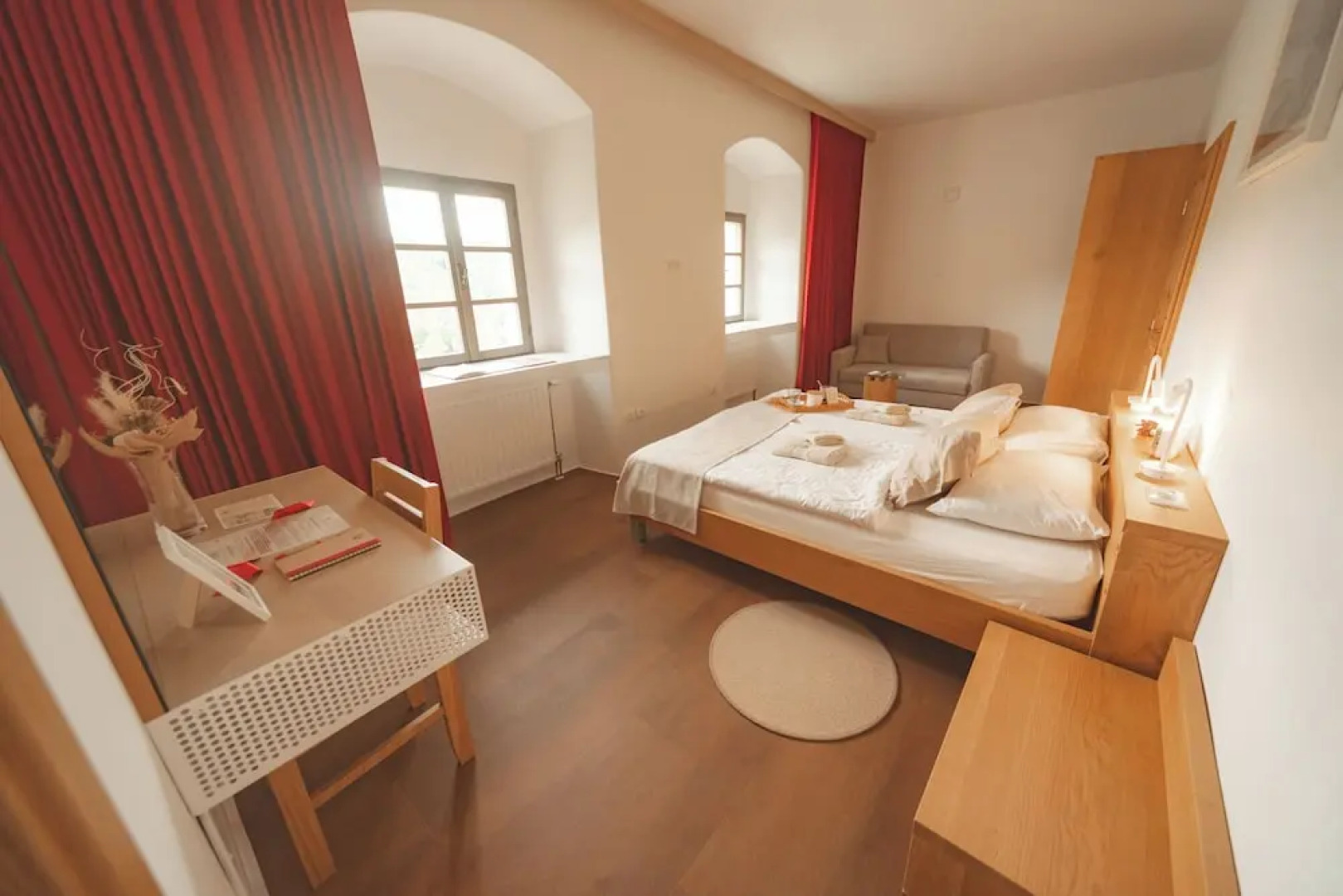 Rooms & Apartments Podsreda Castle