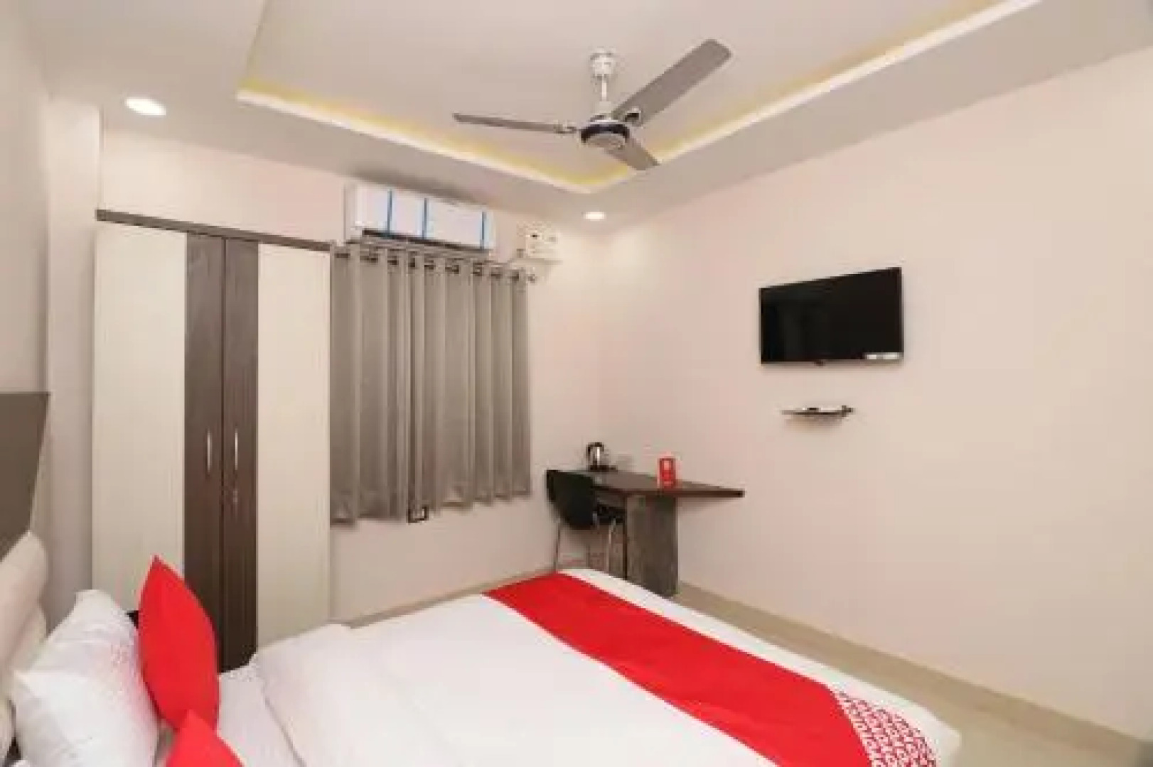 Capital O 19840 Hotel Centre Point