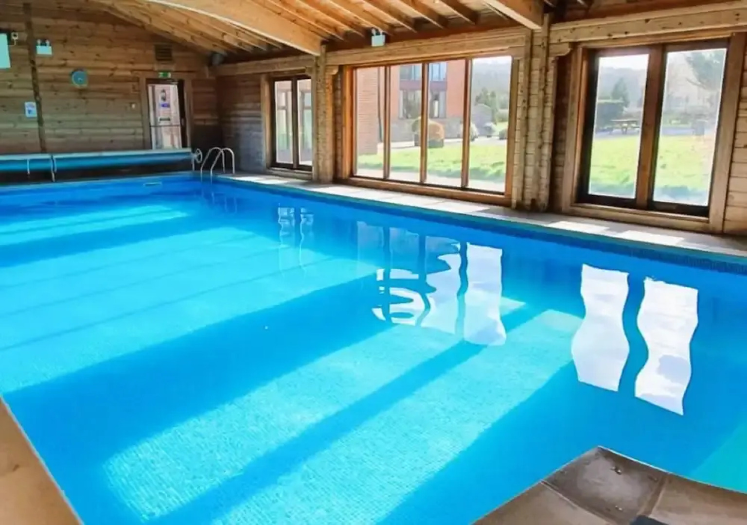 The Victorian Barn self catering holidays with pool & hot tubs