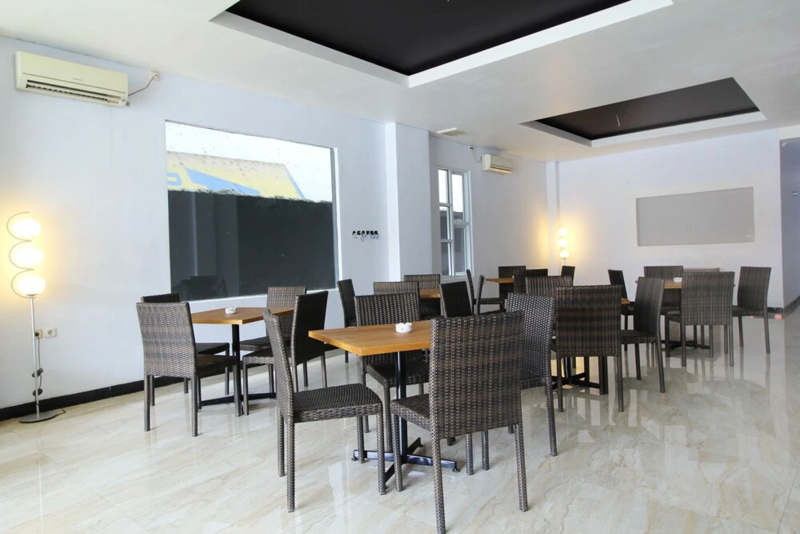 Airy Mandonga Saranani 168 Kendari