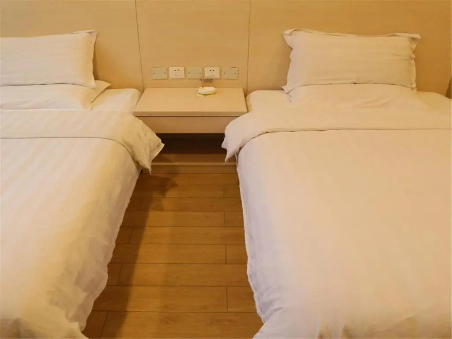 大同陆达快捷酒店