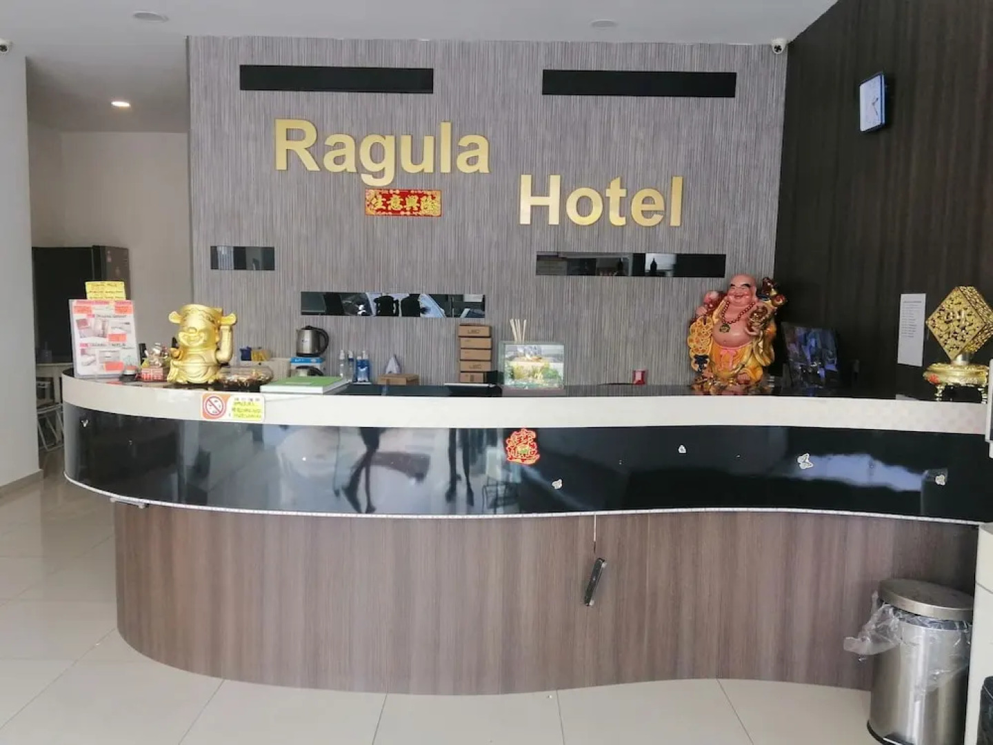 OYO 90028 Ragula Hotel