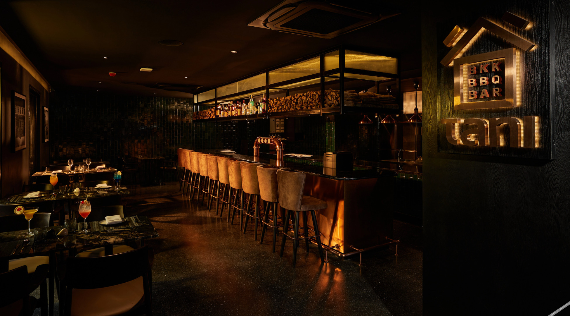 The Gravitique Hotel Khaosan