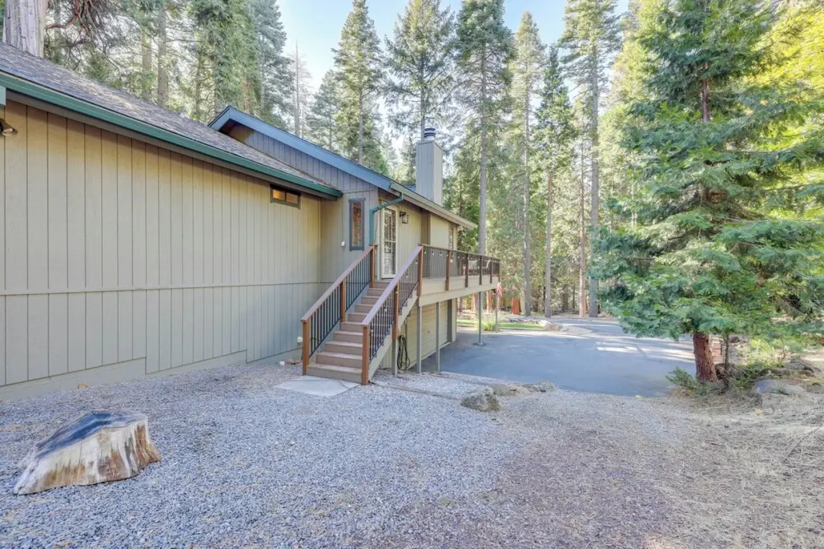Quiet Cabin w/ Deck: Near Lake Almanor!