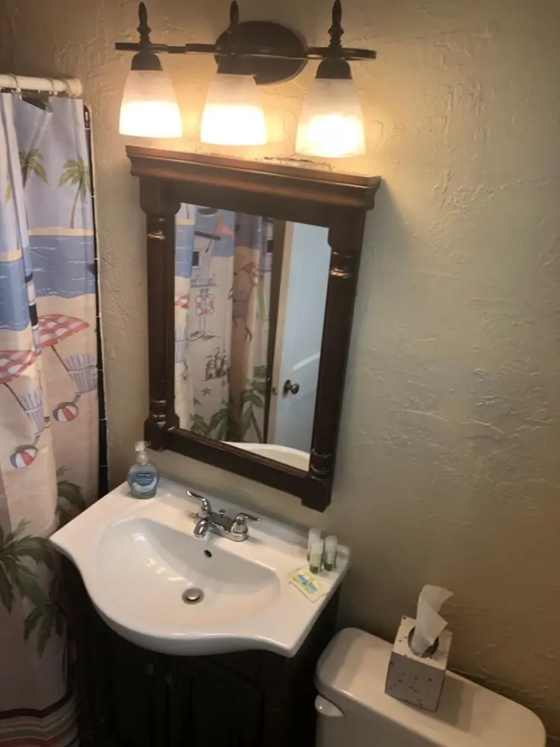 Misty Isles Redington Beachfront Suite 1