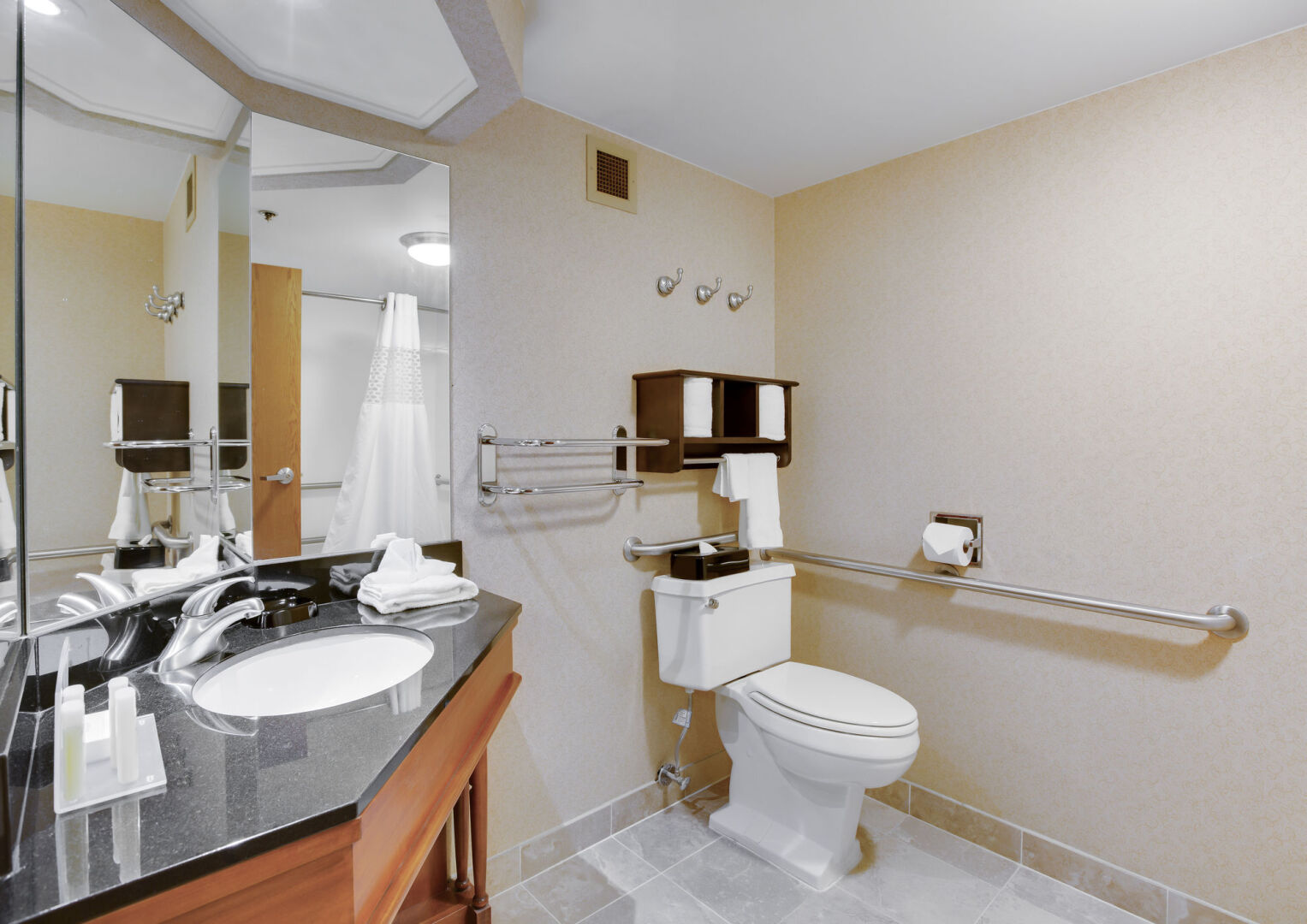 Pittsburgh Airport Inn and Suites