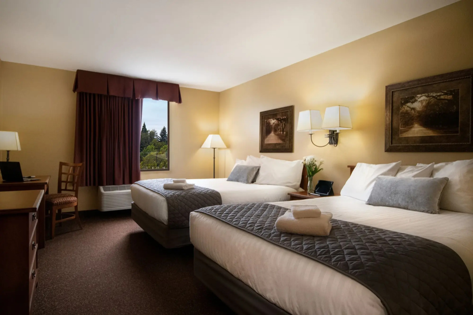 Portlander Inn and Marketplace