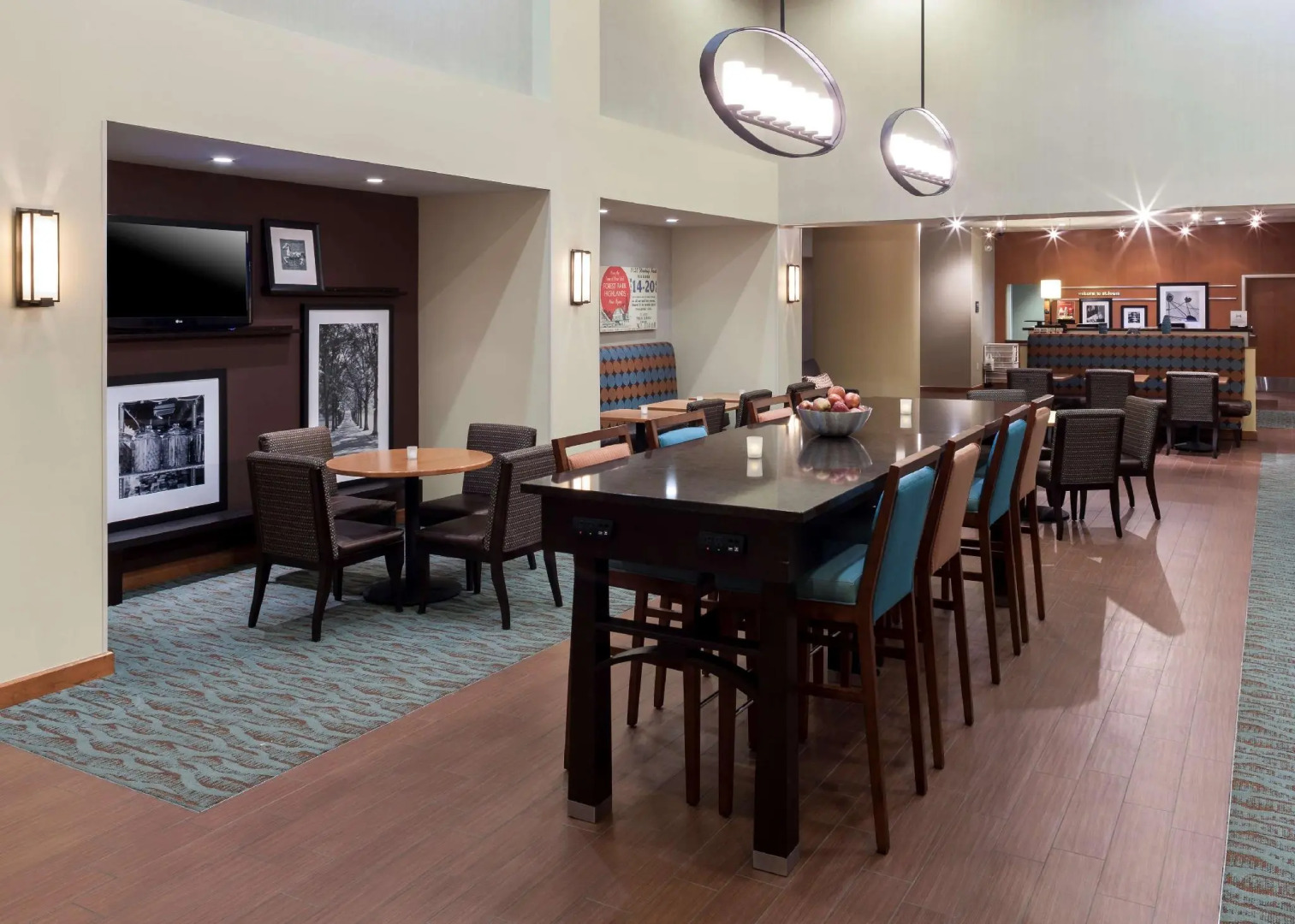 Hampton Inn & Suites St. Louis at Forest Park
