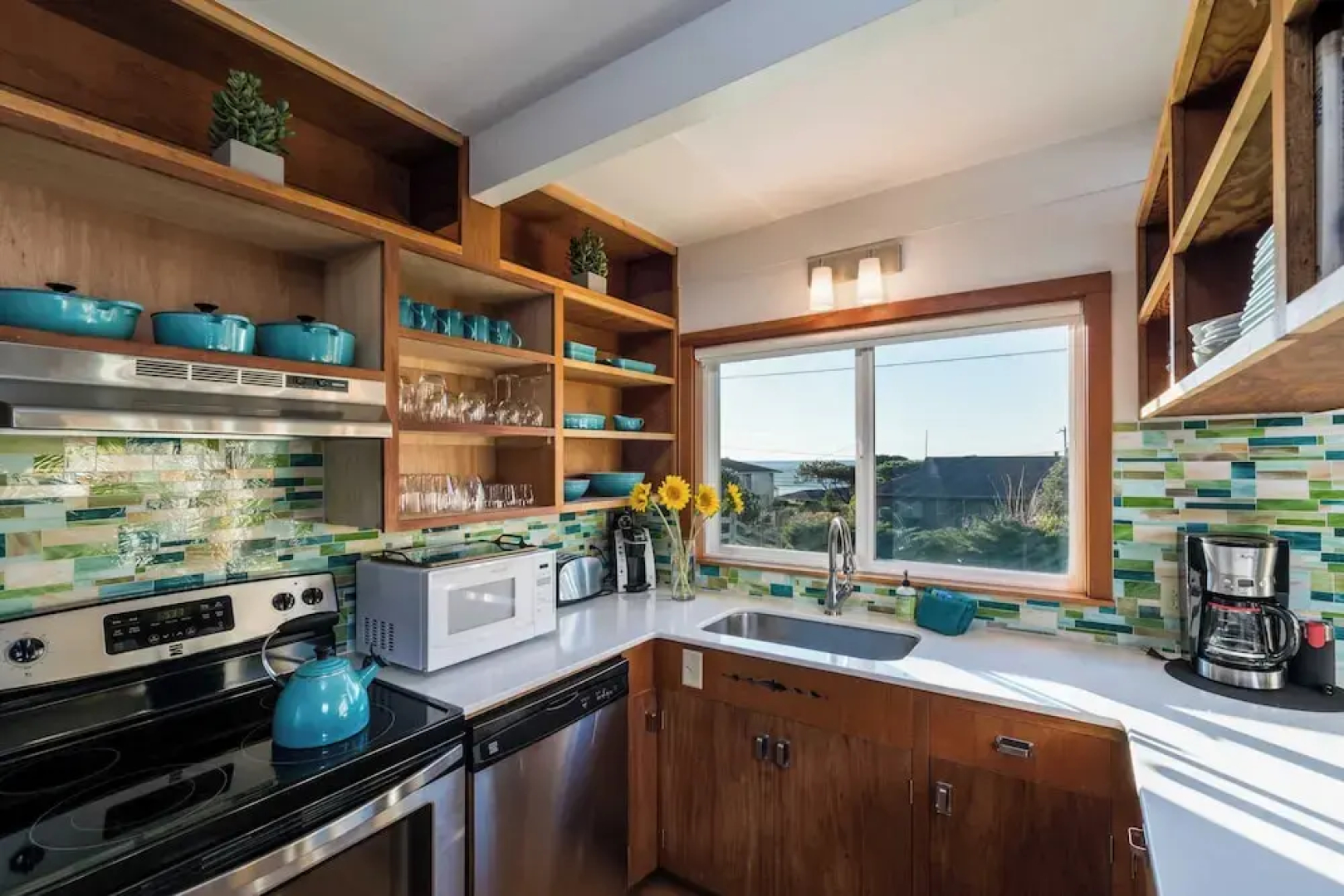 Modern Love by Avantstay Serene Home in Arch Cape w/ Large Yard in Great Location