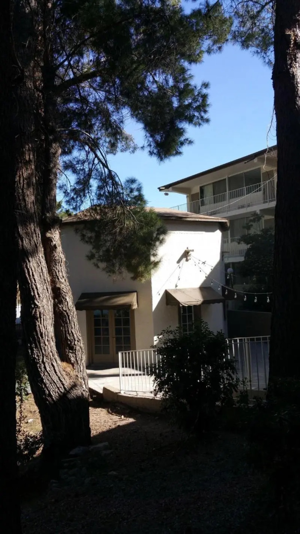 Mariposa Hotel