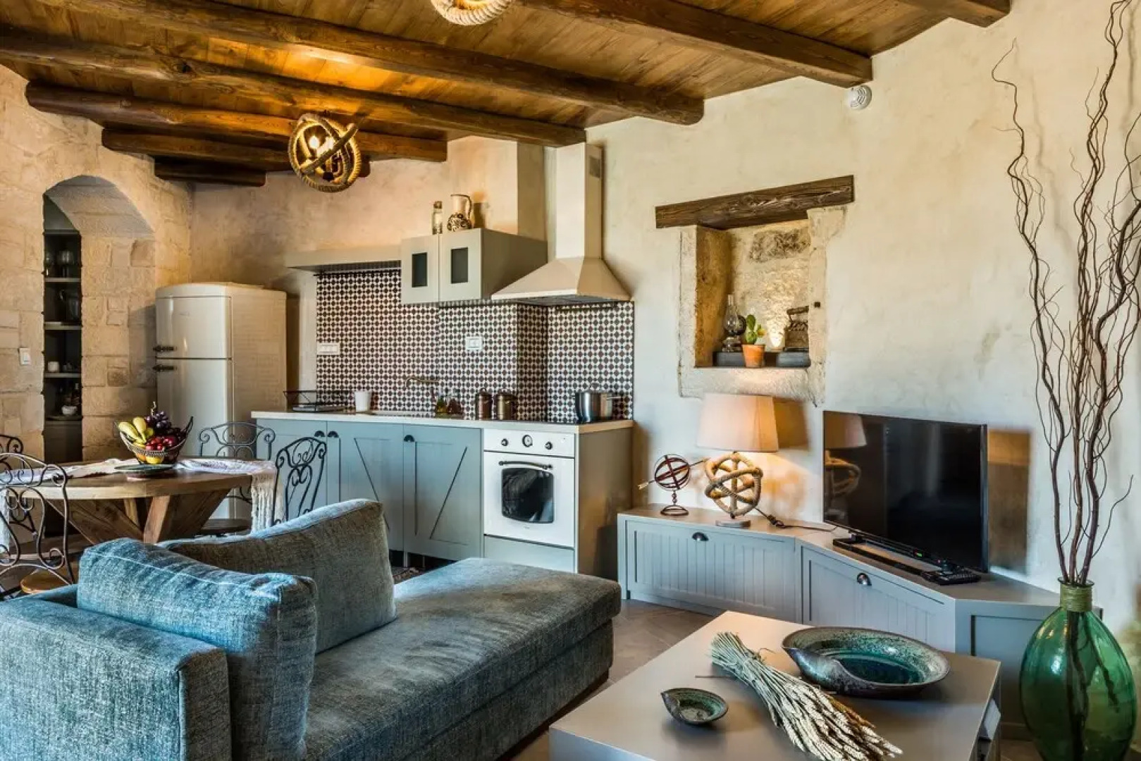 Elevated Peaceful Villa With Private Heated Pool Jacuzzi and Panoramic Views