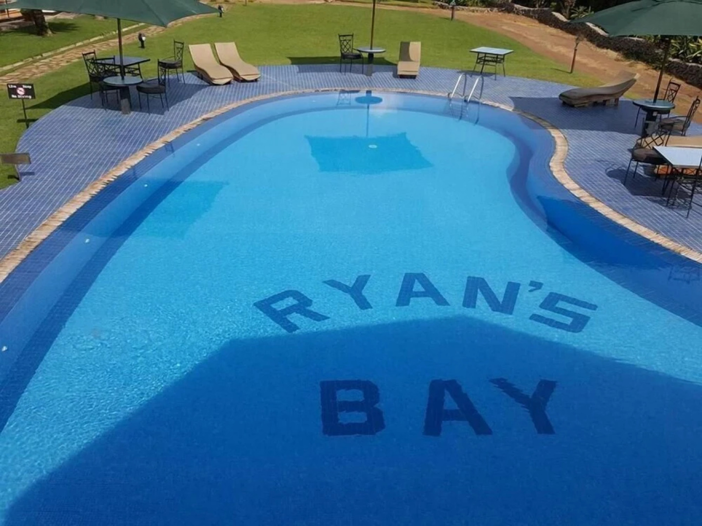 Ryan's Bay Hotel