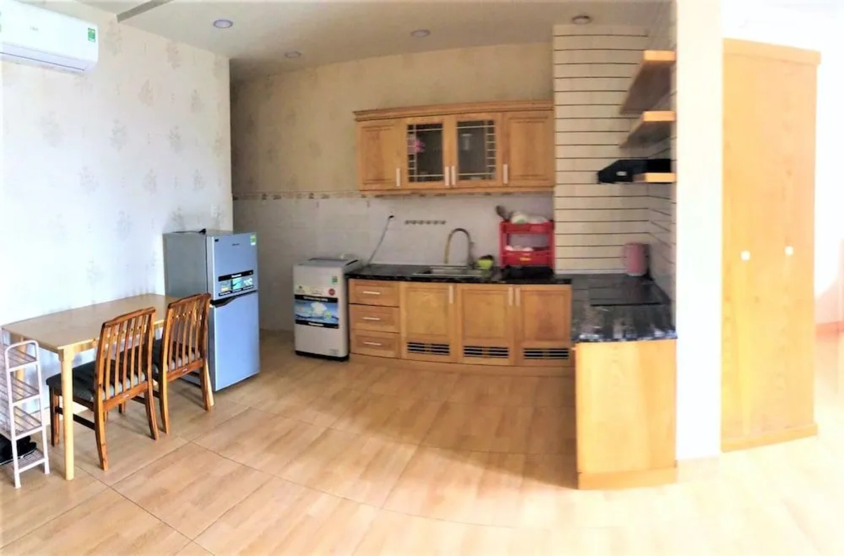 HHen Apartment Hotel