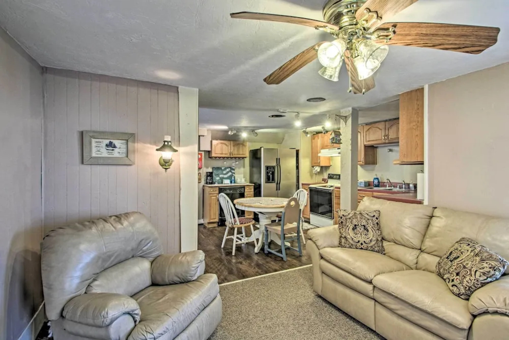 Bayside Weirs Beach Cottage < Half Mile to Pier!