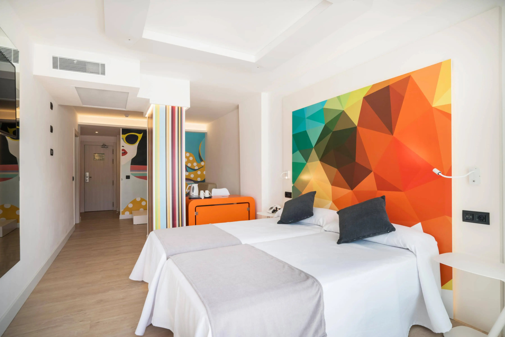Отель THB Naeco Ibiza - Adults Only