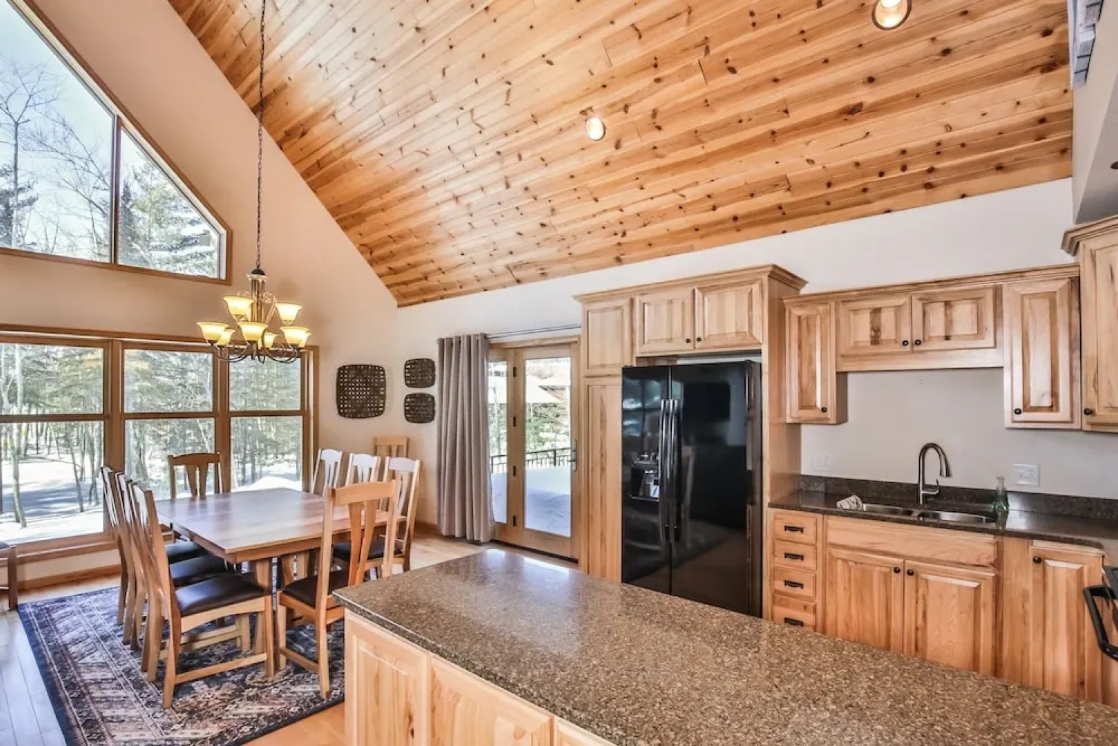 Oak Lane Lake House - Hiller Vacation S 3 Bedroom Home