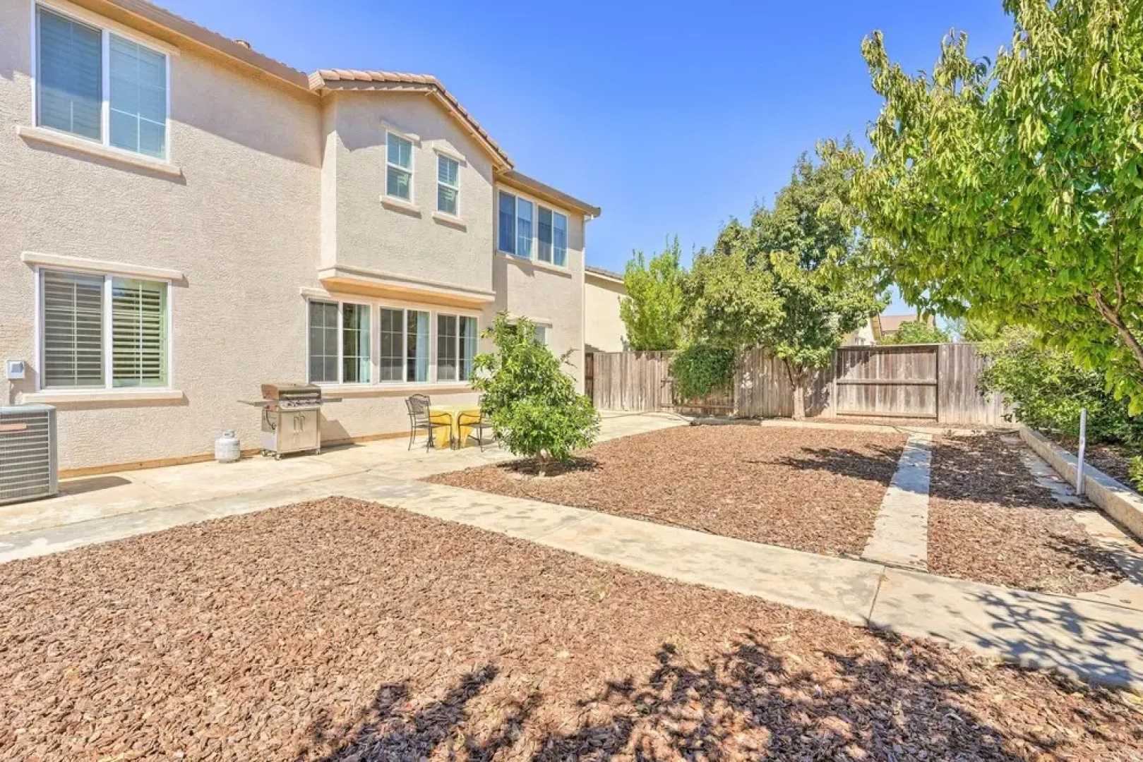 Elk Grove House w/ Grill ~ 3 Mi to Old Town!