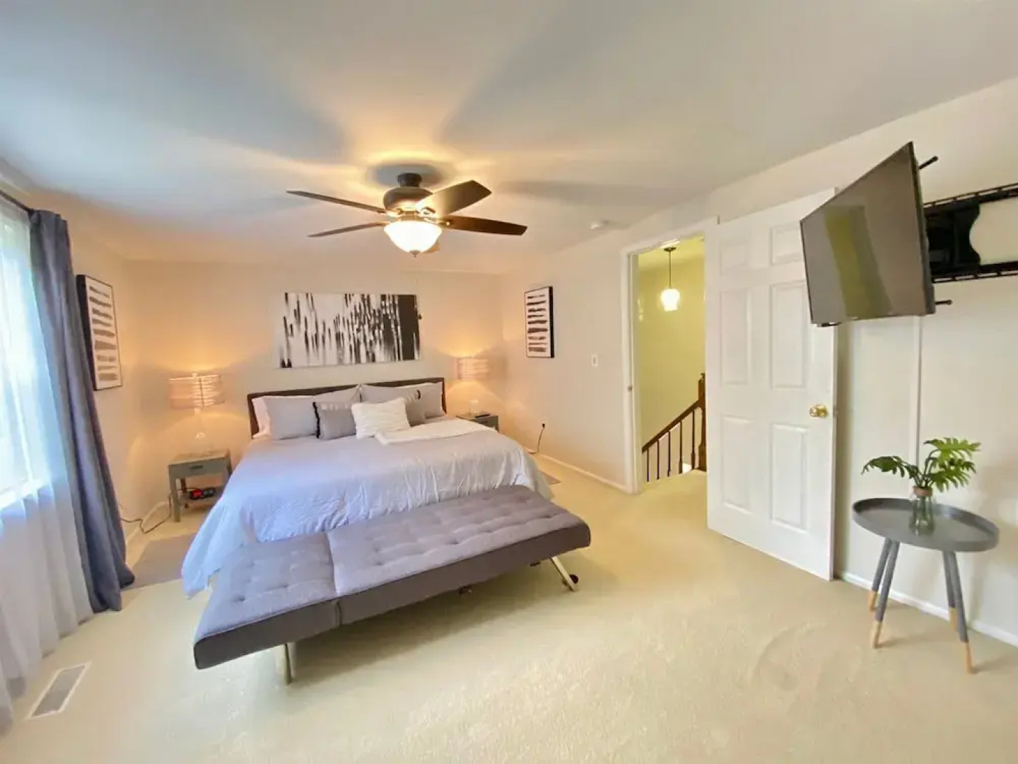 Top Rated Townhome - Our Reviews say it All. Large Discount During Pandemic. Self Checkin, Pet Friendly! Super-host Support