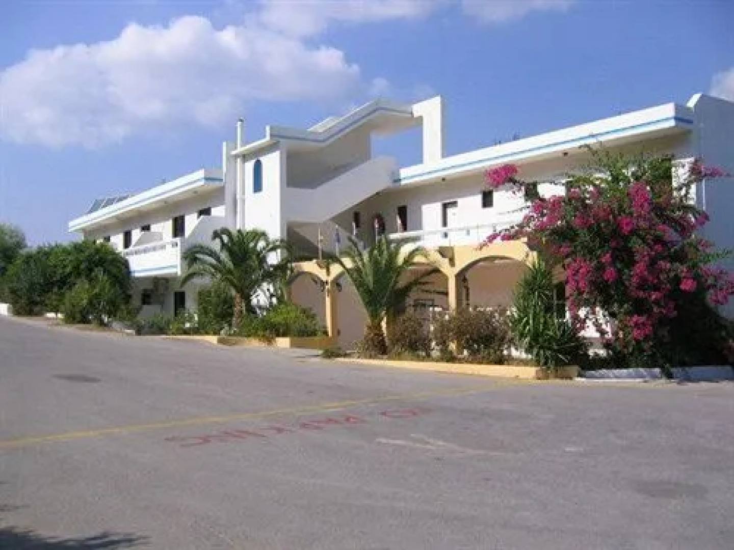 Karavos Hotel Apartments