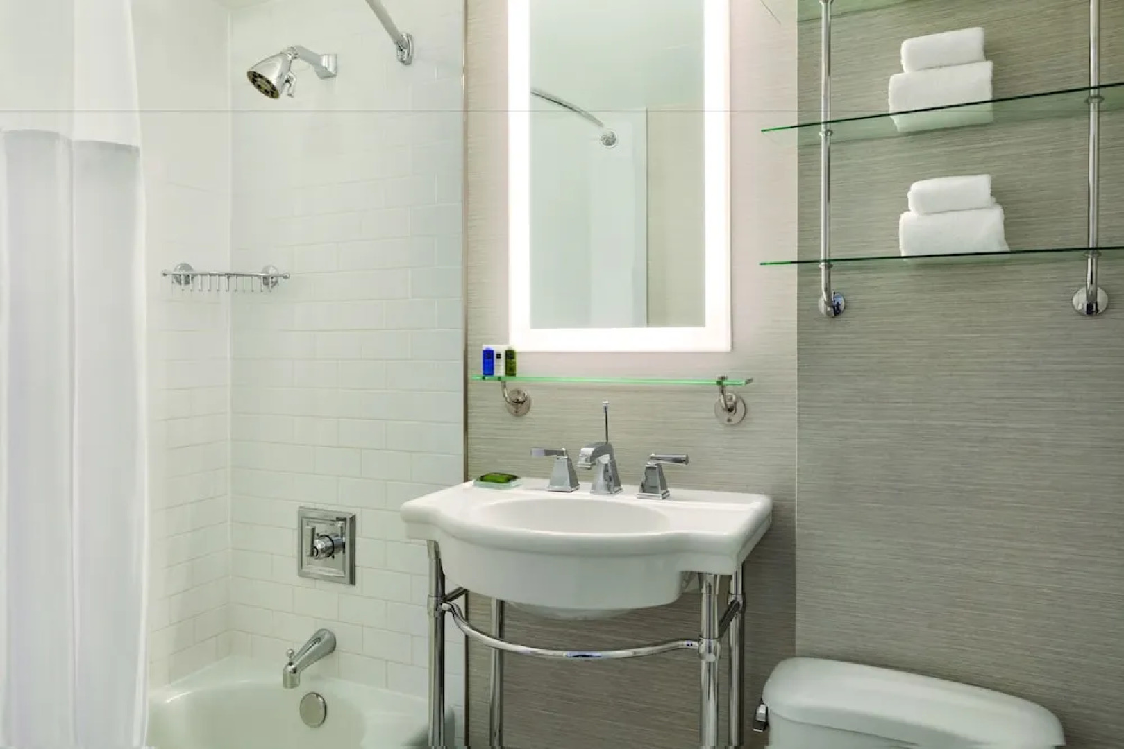 Radisson Hotel Baltimore Downtown - Inner Harbor