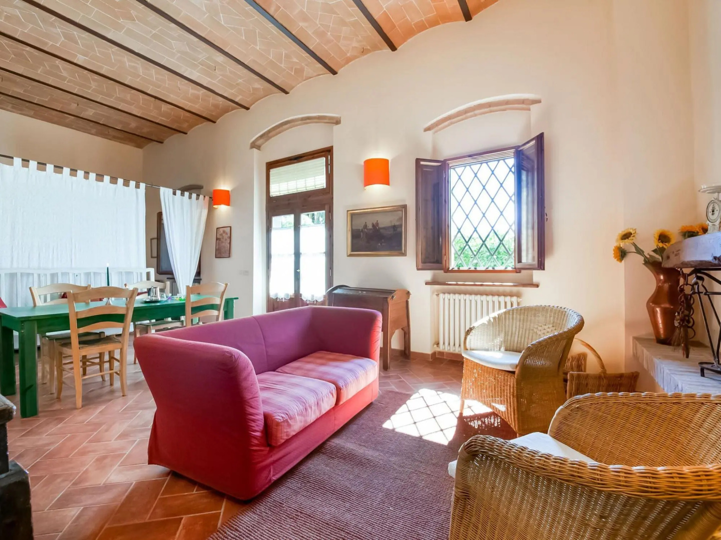 Boutique Cottage in Poggibonsi with Pool