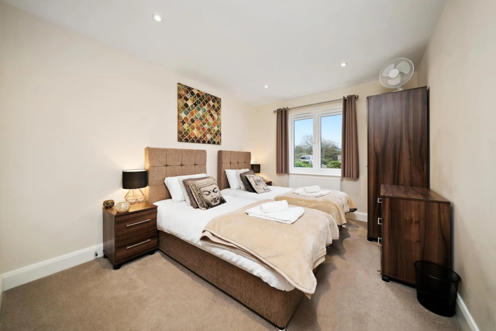 London Heathrow Living Serviced Apartments- Apt 11