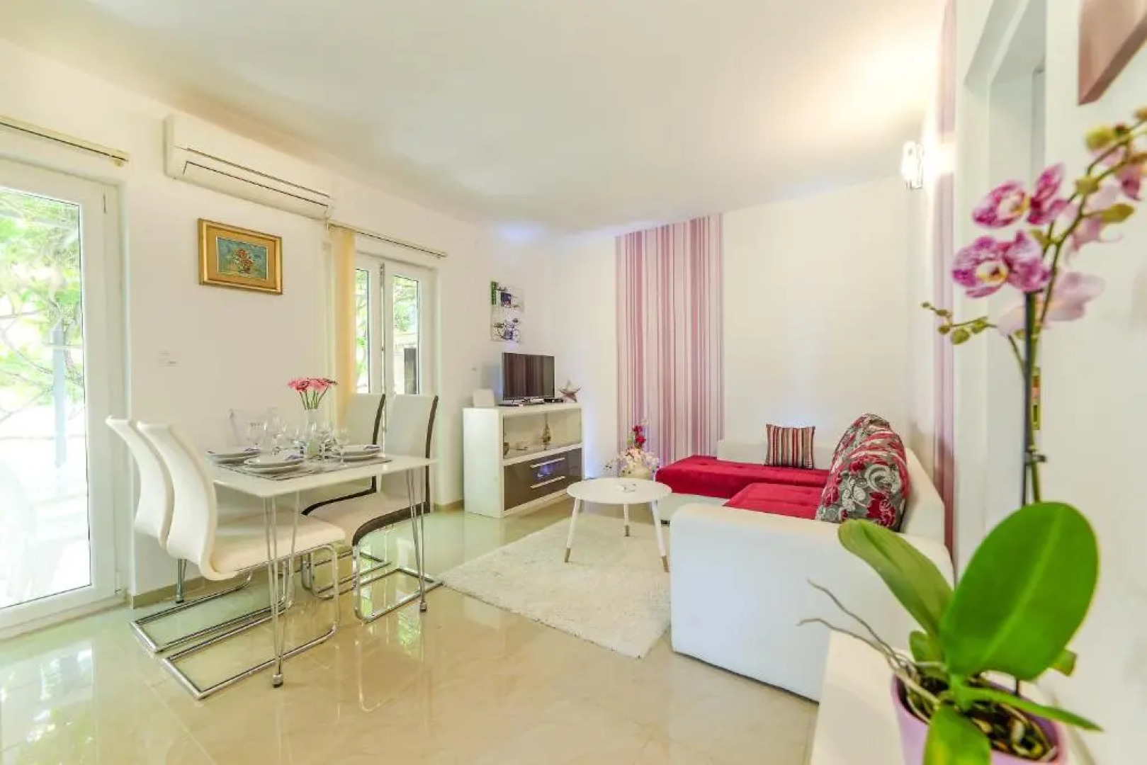 Holiday Home & Apartments Primavera