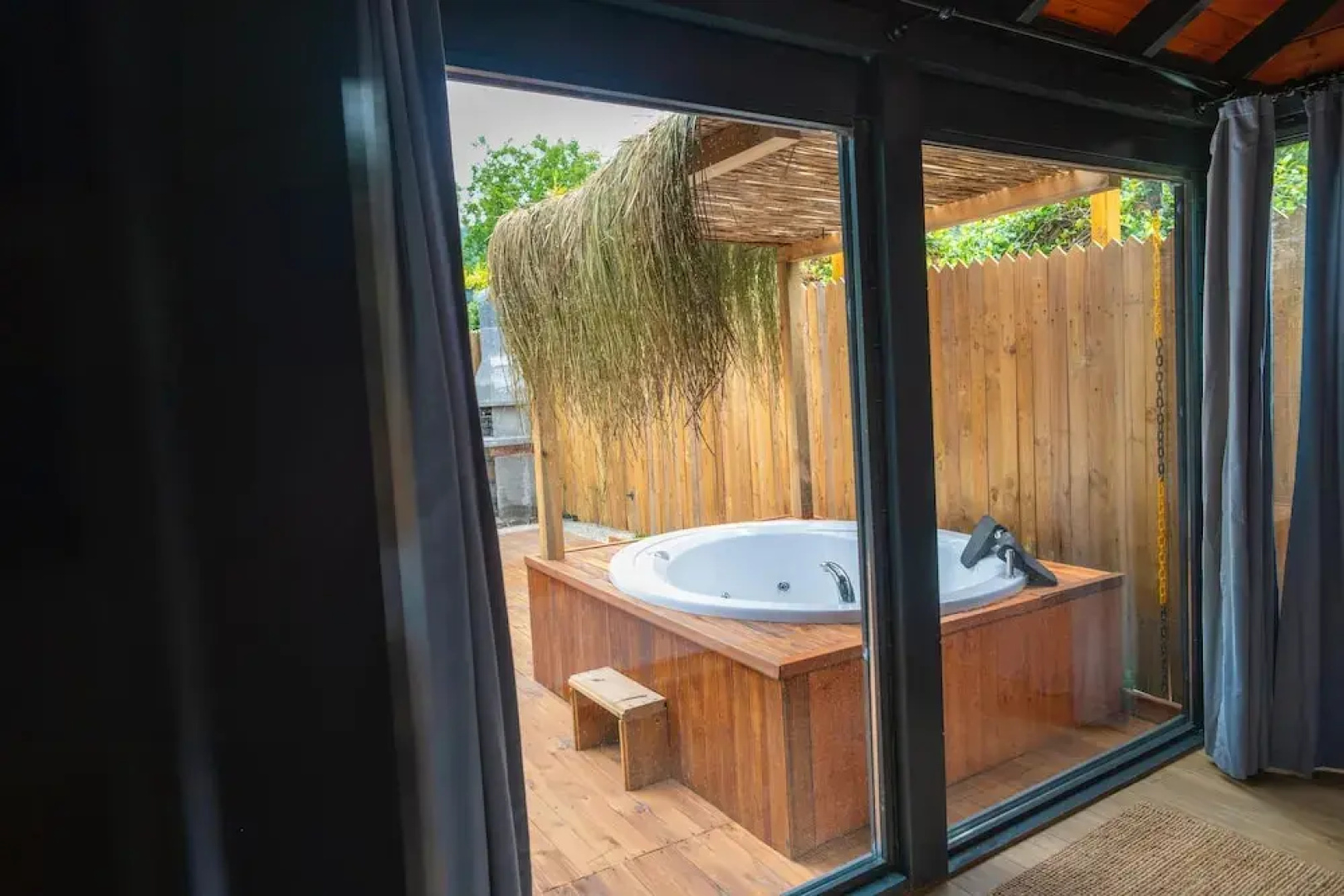 Adesa Bungalow Hotel