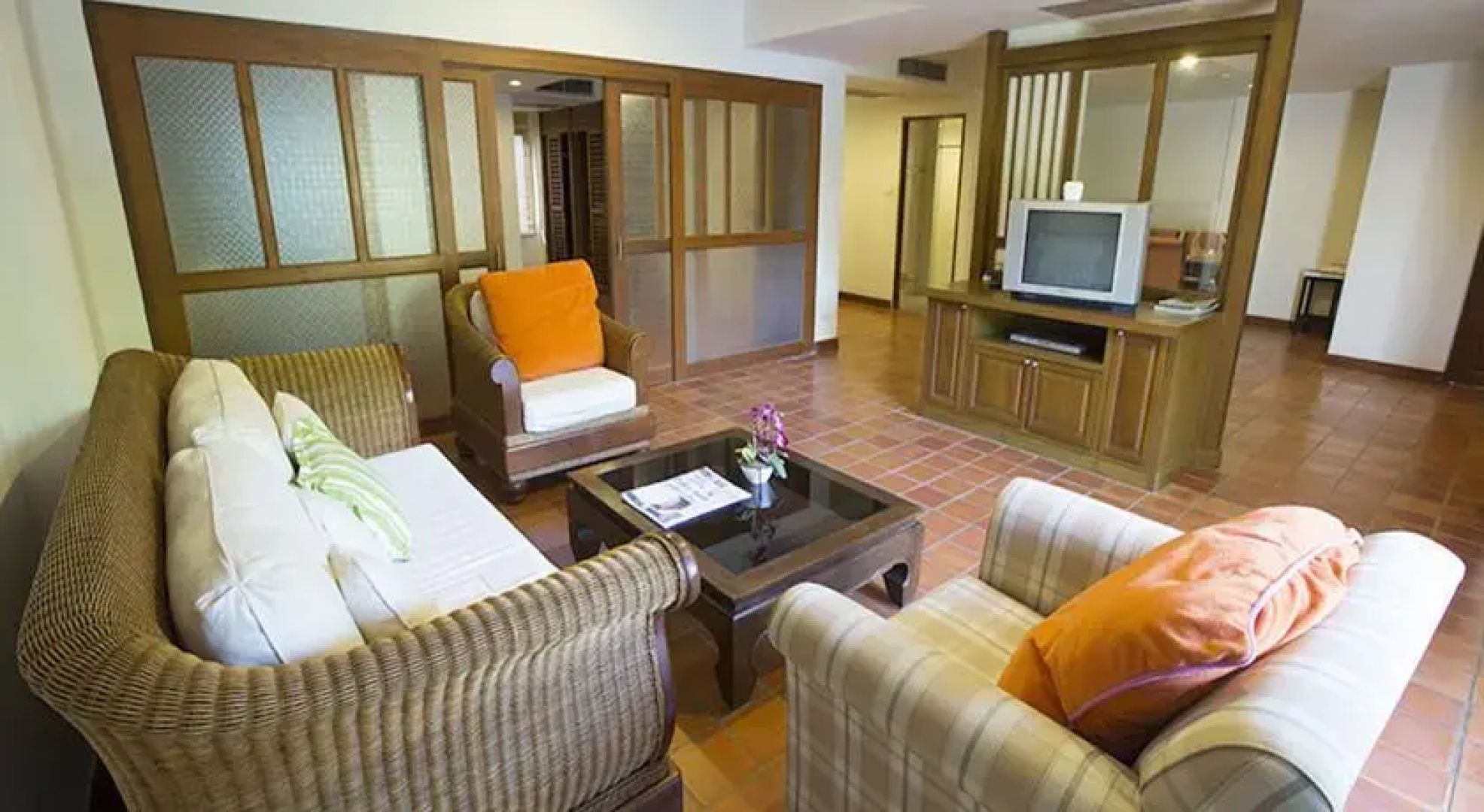 Lovely Nai Harn Apartment