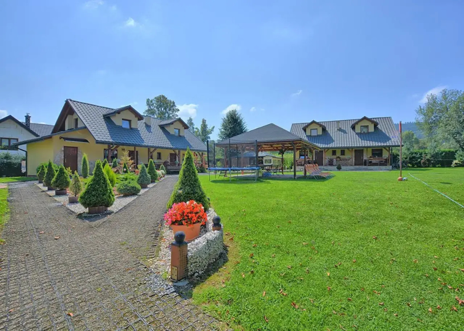 Całoroczne domki apartamentowe "Pod lipą" Izabela Konopelska