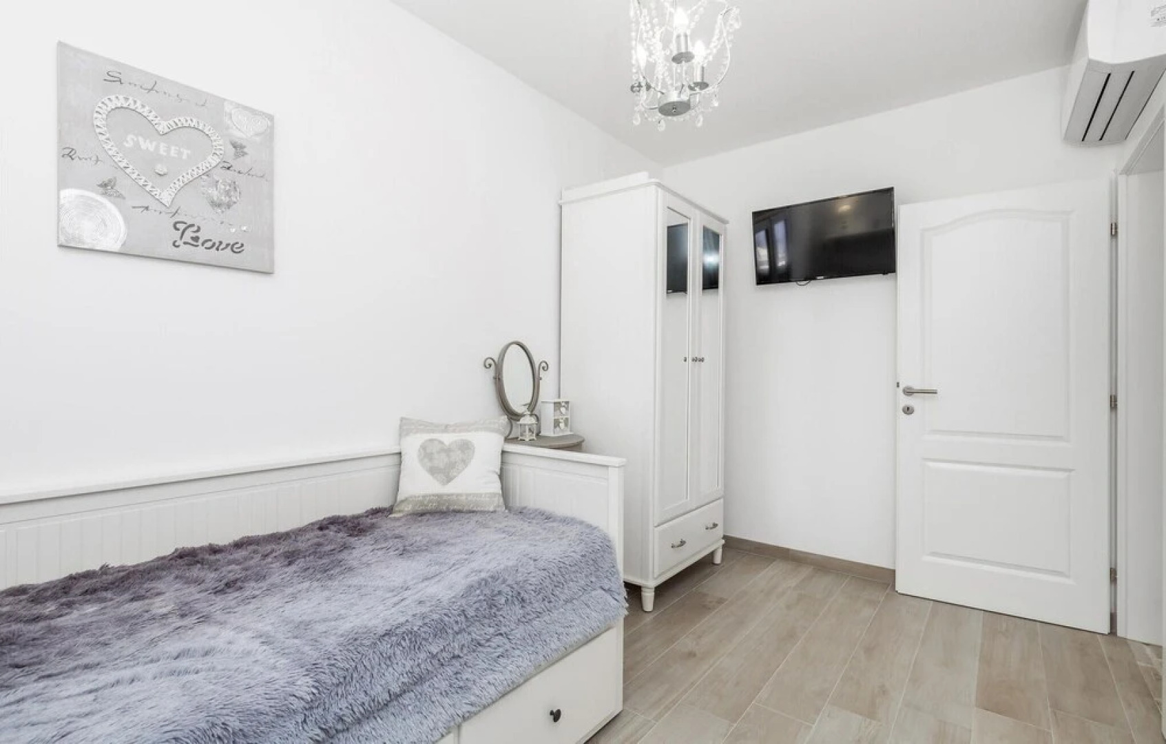 Awesome Home in Cesarica With Sauna, Wifi and 4 Bedrooms