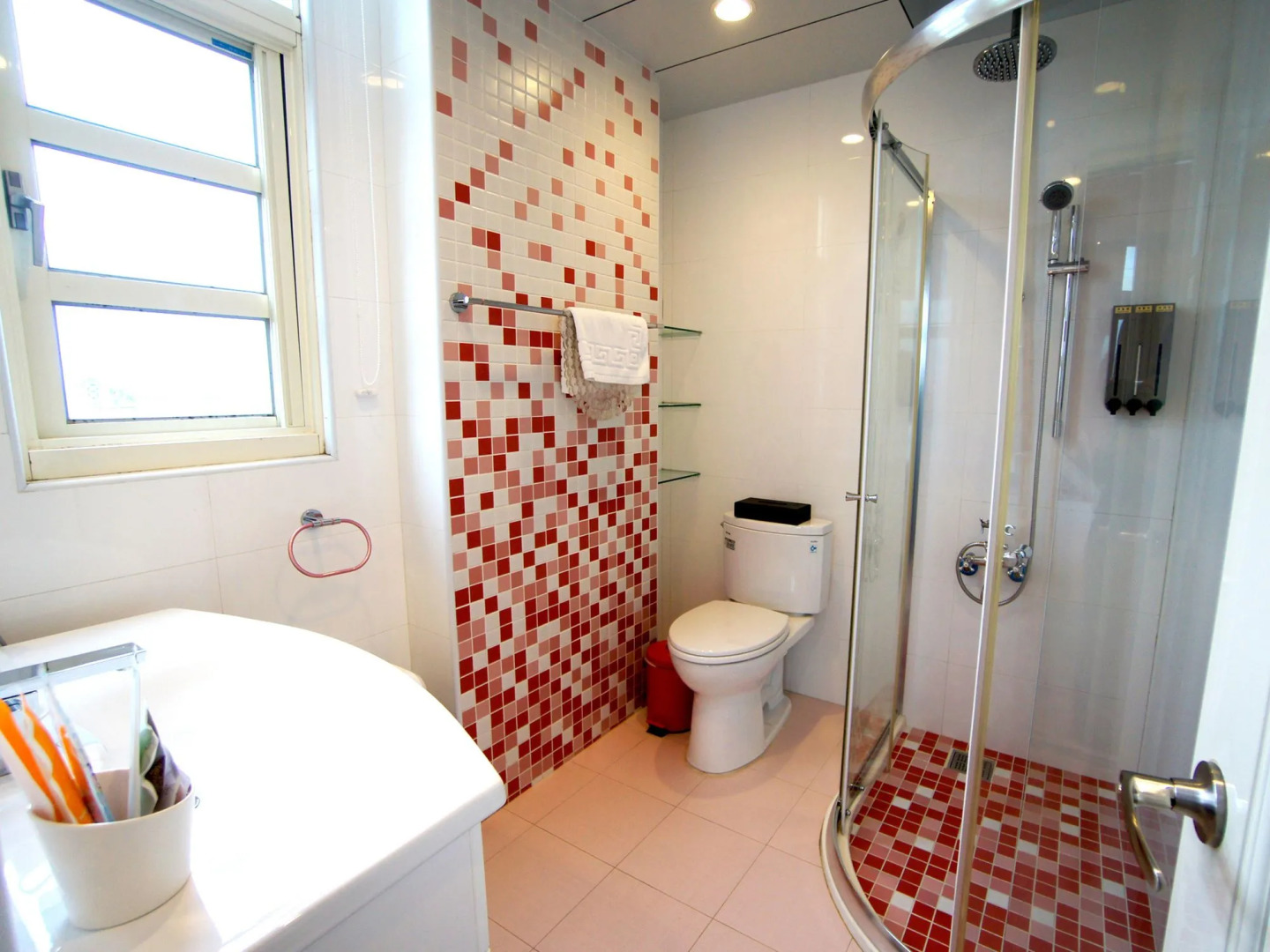 Dancing Butterfly Slide Family Inn