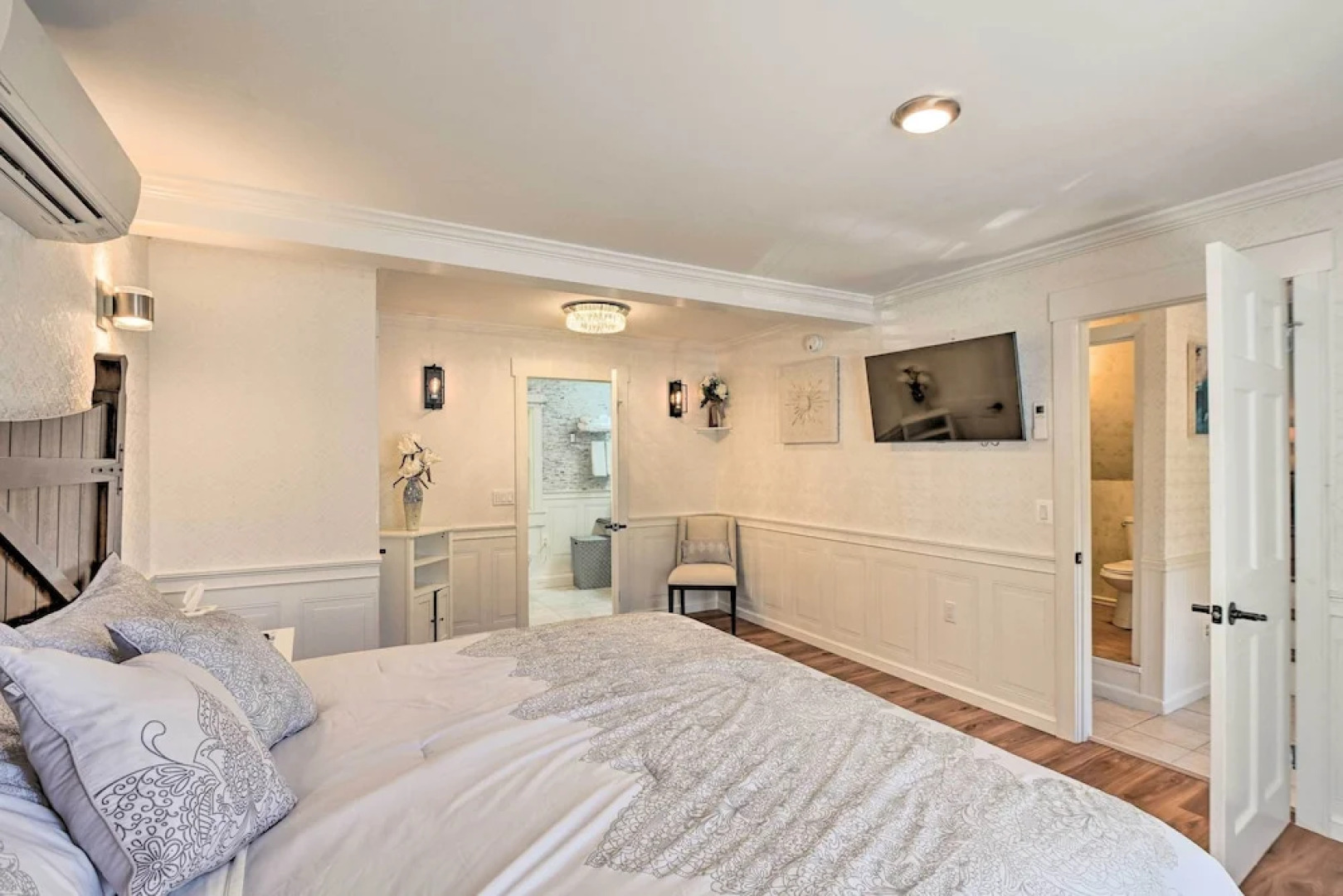 Cute Ellsworth Home w/ Deck, 16 Mi to Acadia!